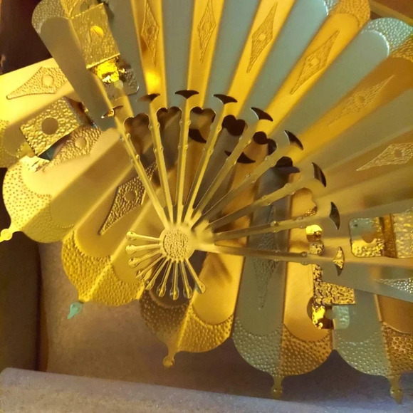 New in Box Gold Fans Wall Decor - Picture 4 of 4